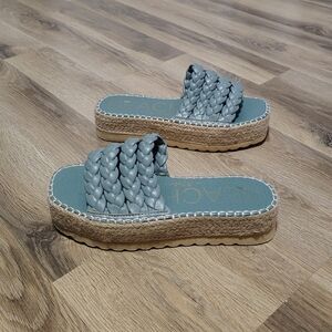 Ladies Size 8 Beachy Woven Platform Mermaid Slides